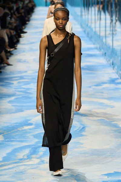 Look 29